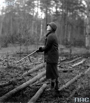 Maria Niezabytowska, polowanie, łowy, Białowieża, Puszcza Białowieska, okres międzywojenny, dwudziestolecie