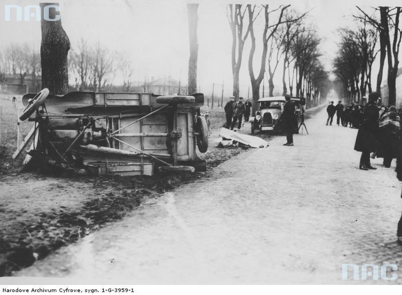1936 Wypadek samochodowy na trasie Poznań - Żegrze